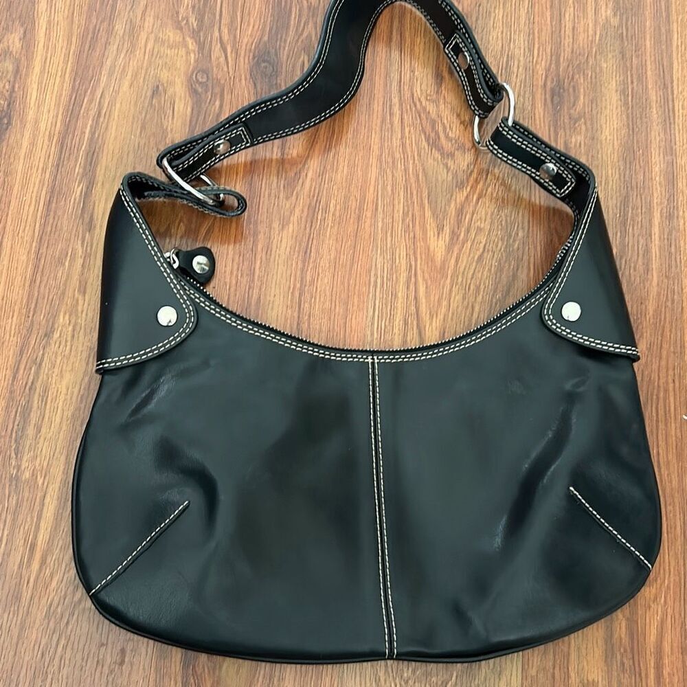 Nannini soft genuine leather hobo bag with contrast stitching